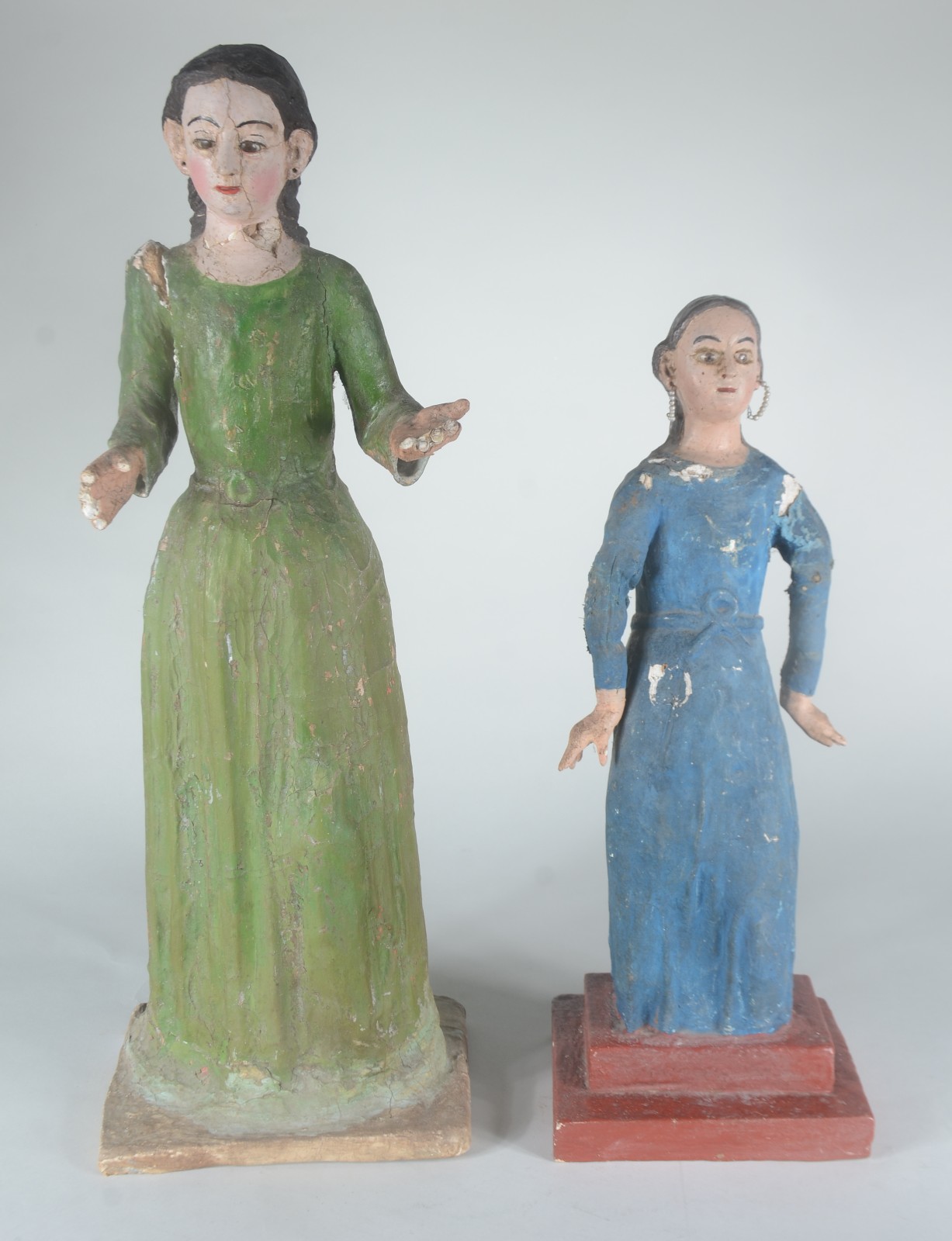 Duas antigas imagens sacras de papier mâché e madeira policromada. - foto 1 de 11