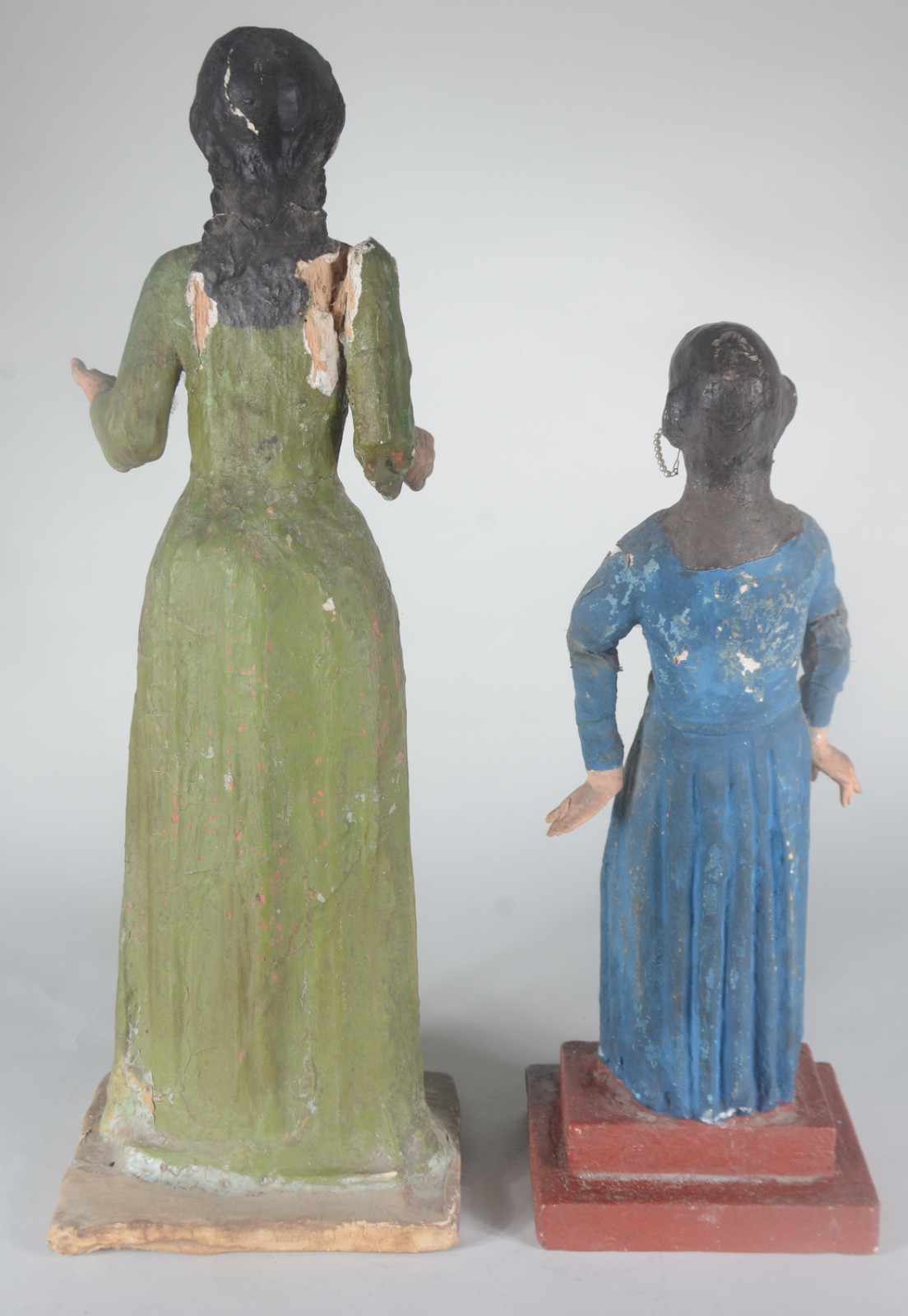 Duas antigas imagens sacras de papier mâché e madeira policromada. - foto 3 de 11