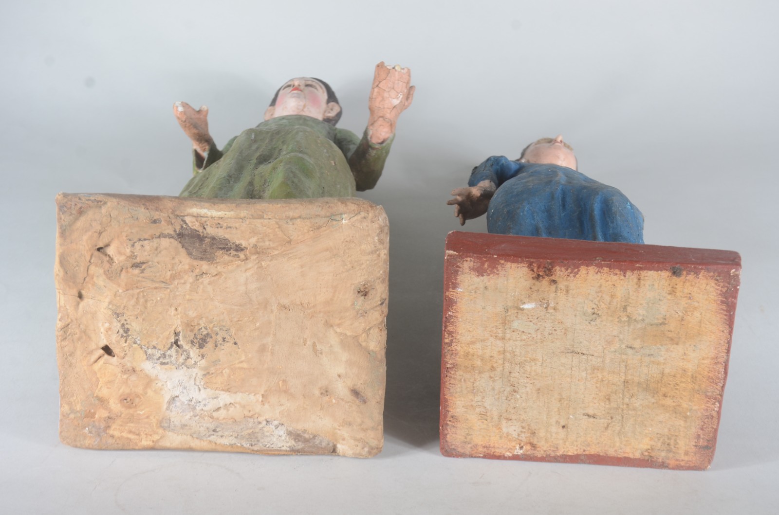 Duas antigas imagens sacras de papier mâché e madeira policromada. - foto 11 de 11