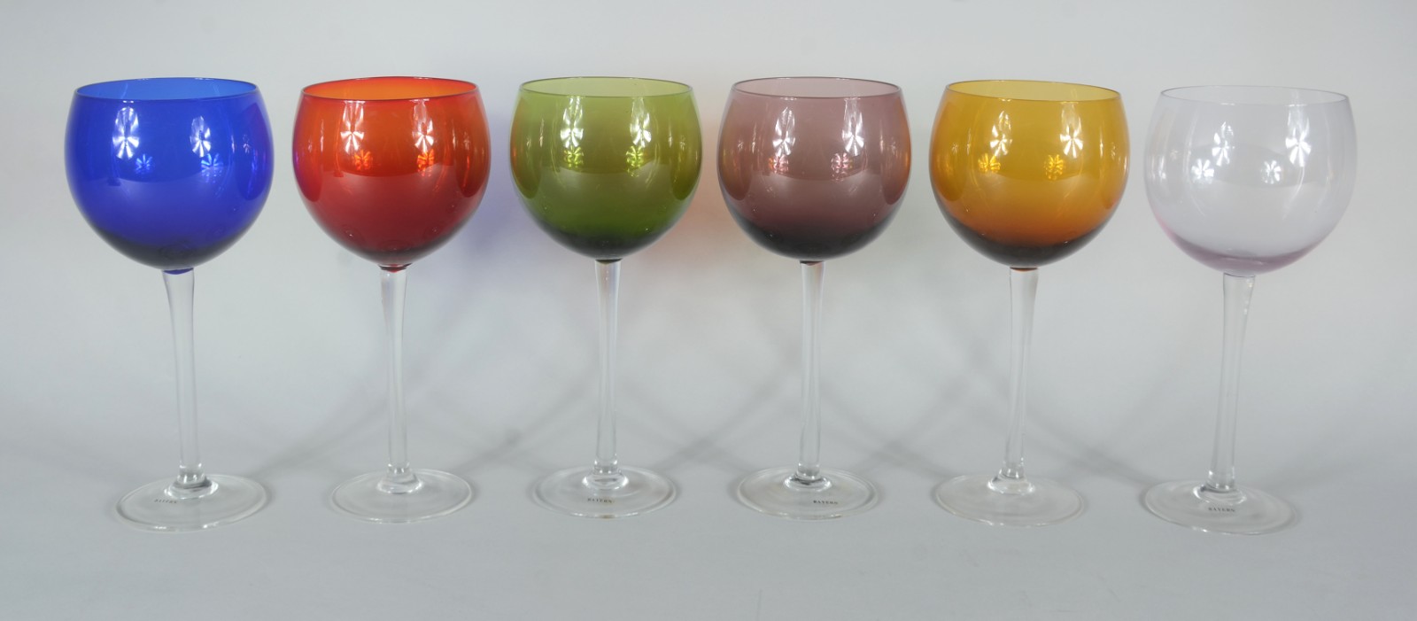 Seis taças de pé alto para vinho em vidro colorido - foto 1 de 5