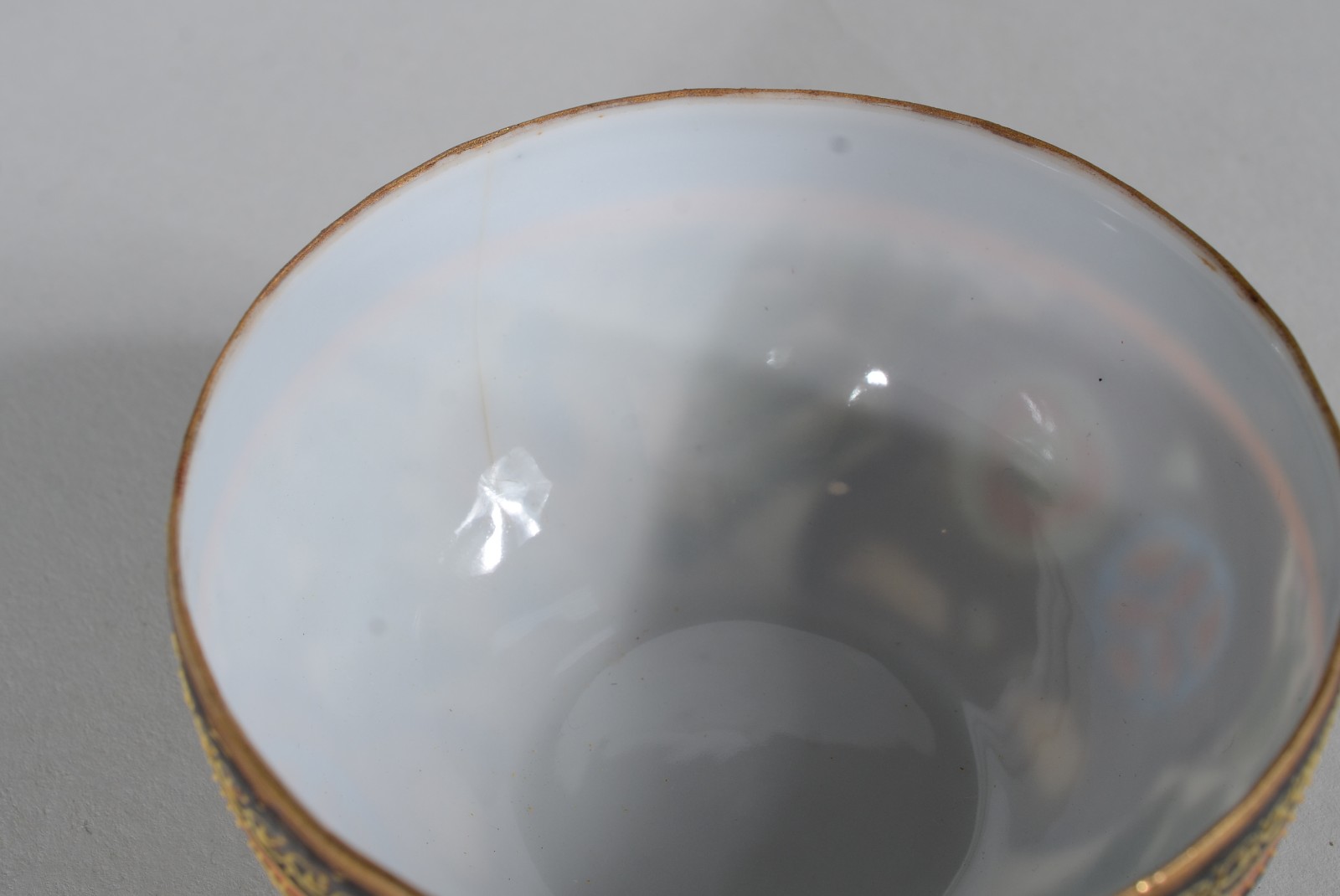 Diversas peças de porcelana, sendo: 6 xícaras de chá com pires, 3... - foto 11 de 11