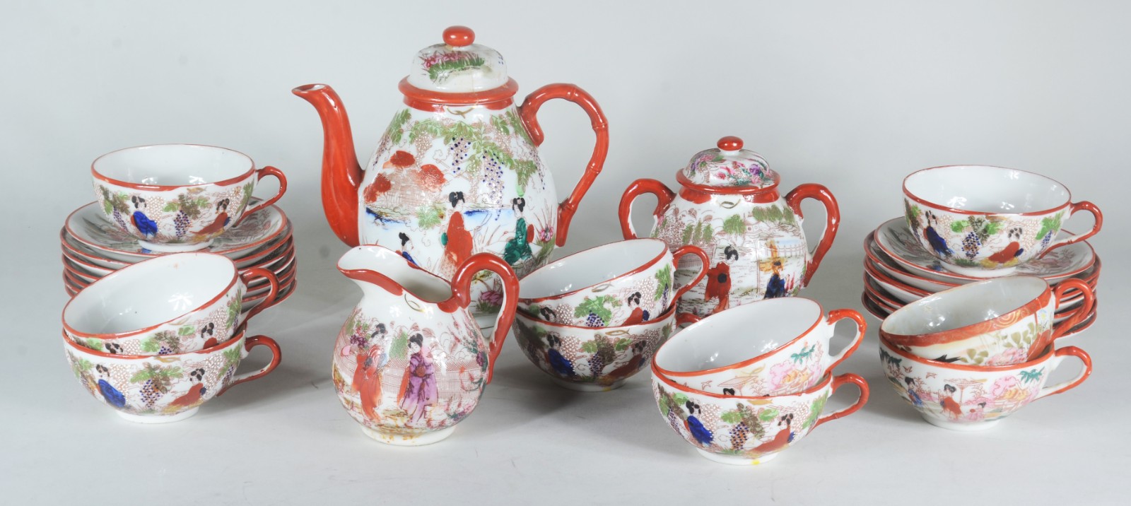 Serviço para chá de porcelana oriental, composto de: 10 xícaras com... - foto 1 de 9