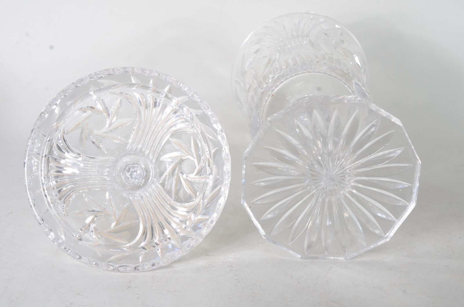 Compoteira de cristal europeu lapidado ( com lascado na borda). - foto 11 de 11