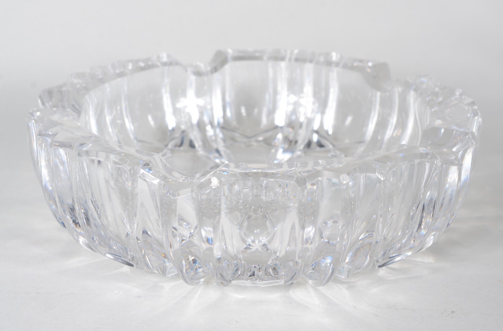 Cinco peças diversas de cristal/ vidro, sendo: bowl doublé rubi... - foto 4 de 10