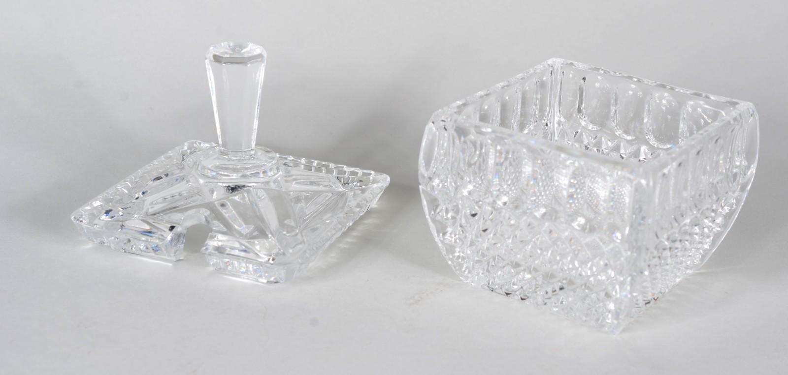 Cinco peças diversas de cristal/ vidro, sendo: bowl doublé rubi... - foto 6 de 10