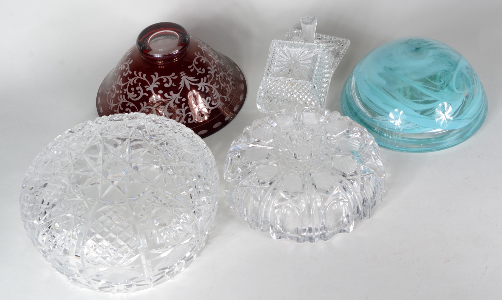Cinco peças diversas de cristal/ vidro, sendo: bowl doublé rubi... - foto 7 de 10