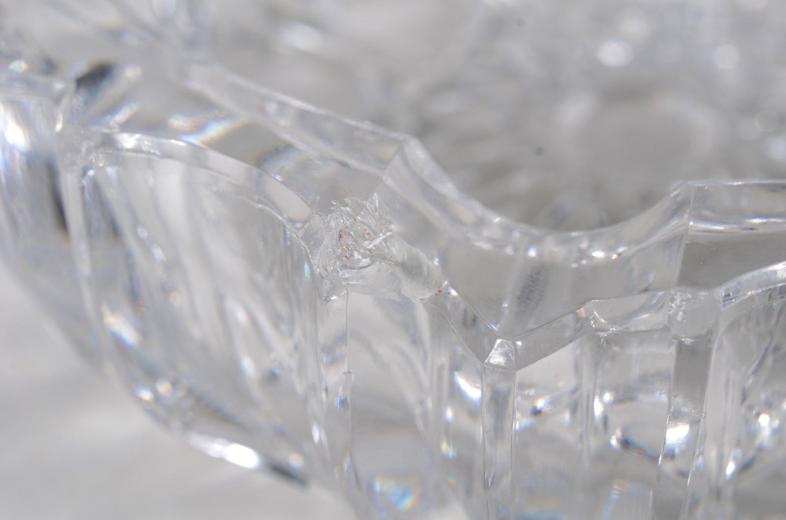 Cinco peças diversas de cristal/ vidro, sendo: bowl doublé rubi... - foto 9 de 10