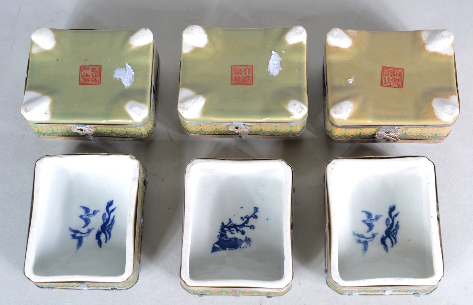 Três porta anéis de porcelana oriental, tampas decoradas com gueixas... - foto 5 de 9