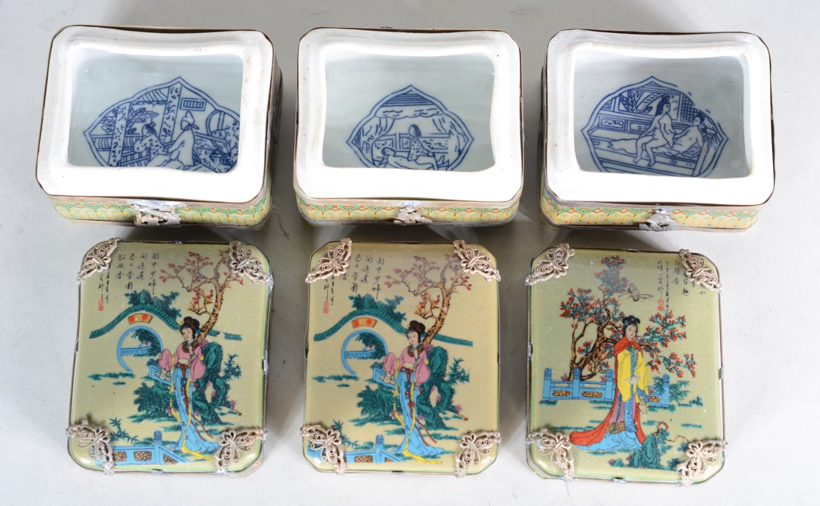 Três porta anéis de porcelana oriental, tampas decoradas com gueixas... - foto 6 de 9