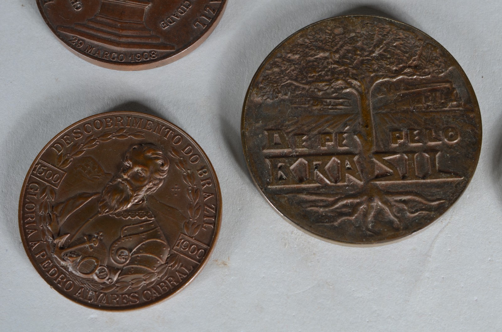 Conjunto com 8 medalhas diversas de bronze. - foto 2 de 10