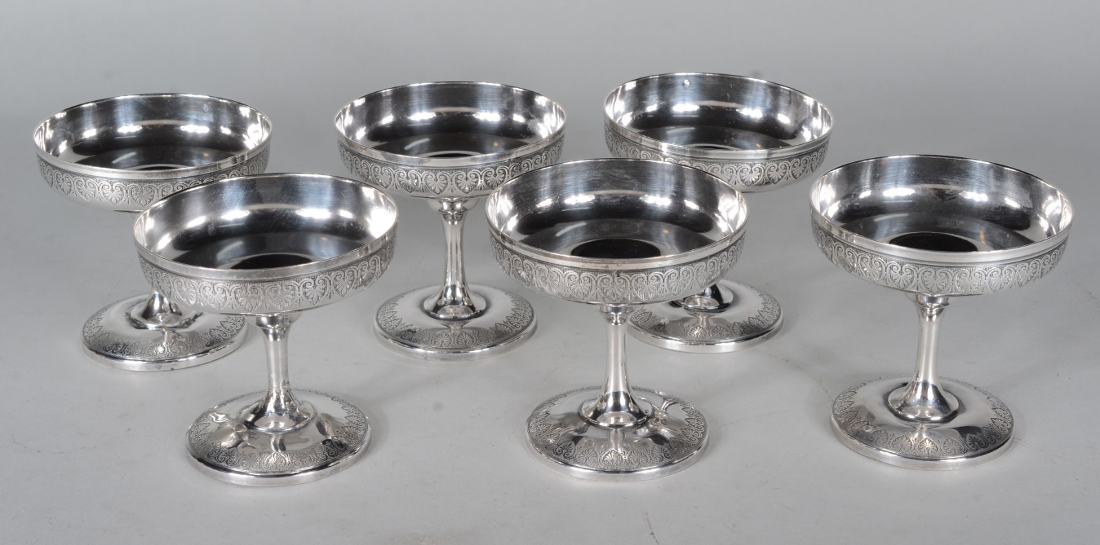 Conjunto com 6 taças para sorvete de prata, contraste cabeça de... - foto 2 de 8