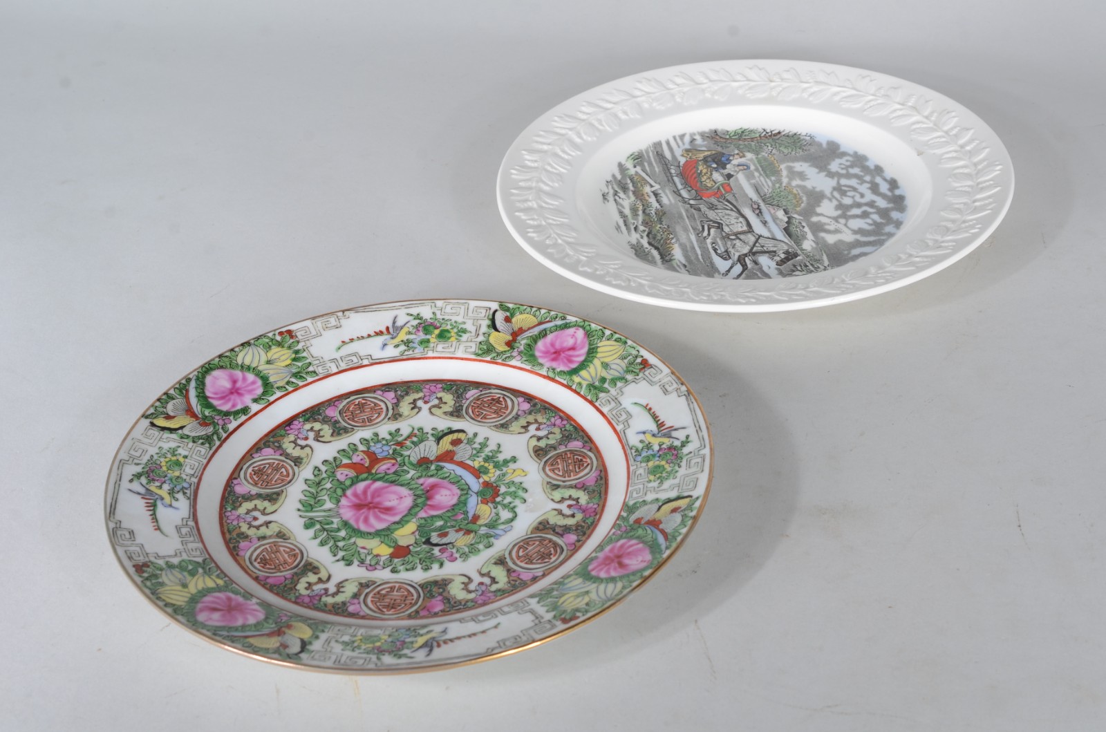 Diversas peças de porcelana oriental, sendo: par de vasos, bule... - foto 2 de 11