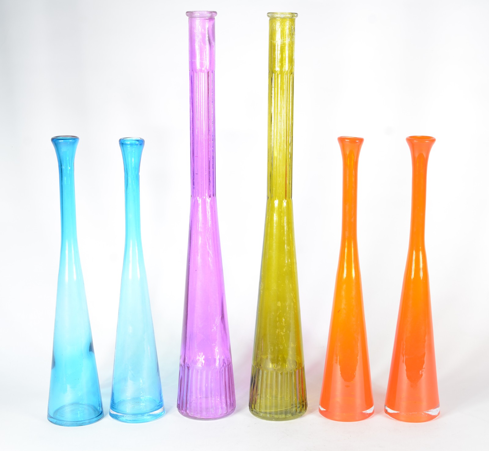 Seis vasos de coloridos de vidro decorativo. - foto 1 de 5