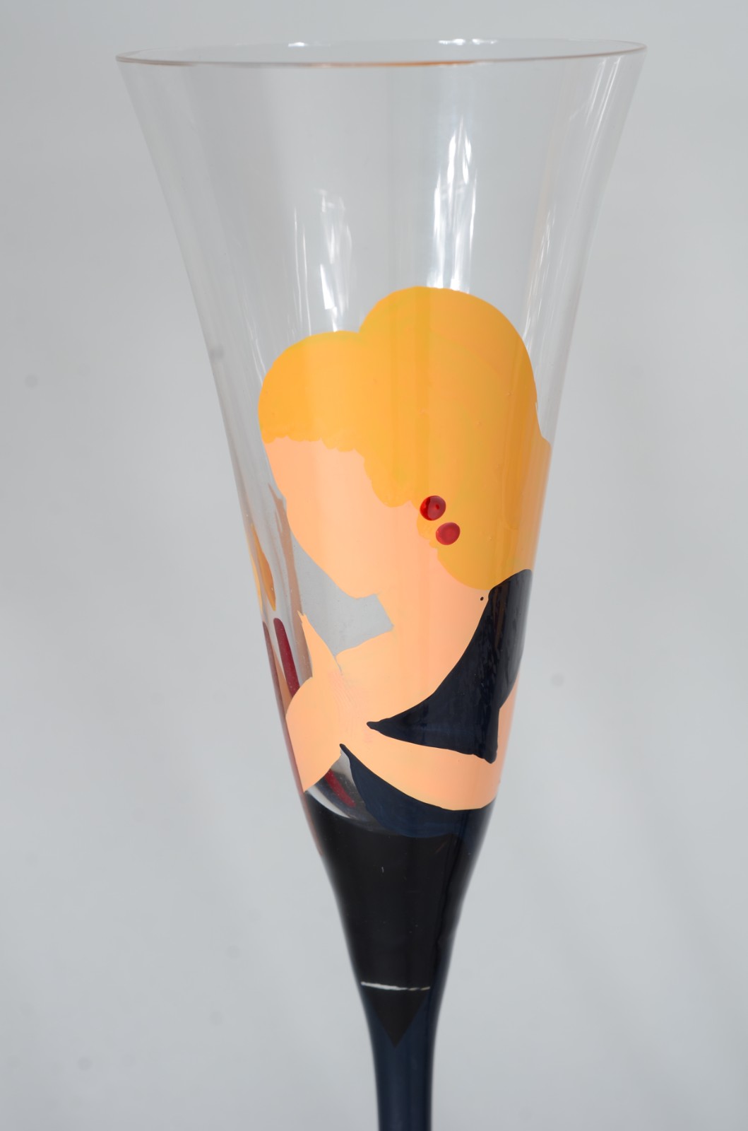Seis flutes para champagne pintadas á mão, assinadas. - foto 2 de 5