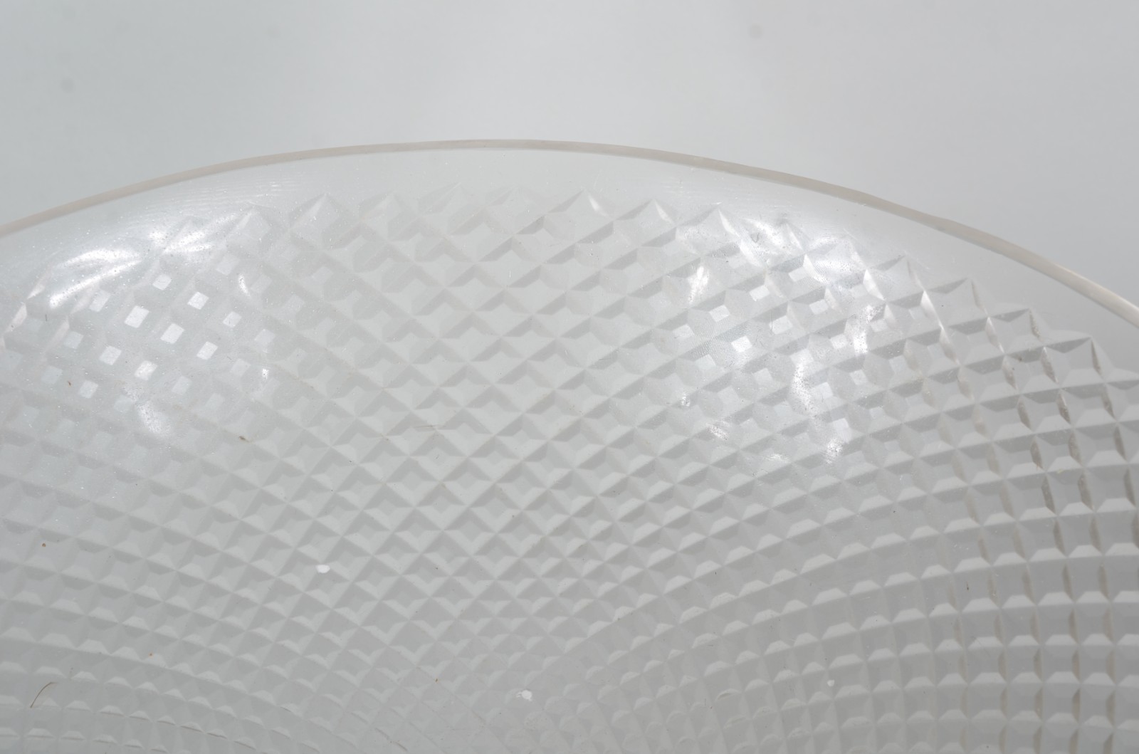 Fruteira/centro de mesa de cristal, lapidação "bico de jaca". - foto 2 de 7