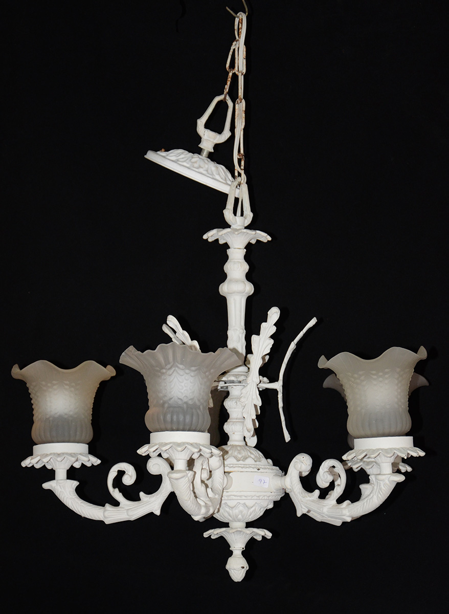 Lustre de metal pintado de branco para 5 luzes, mangas de vidro...
