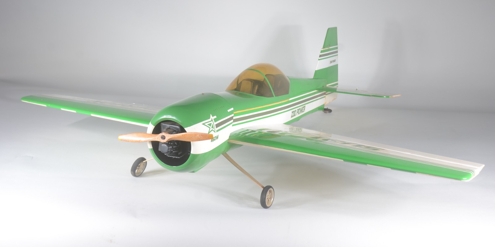 Avião para aeromodelismo. - foto 1 de 8