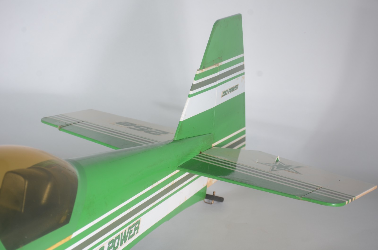 Avião para aeromodelismo. - foto 4 de 8