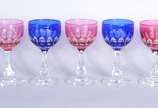 Baccarat (1764),  - Belíssimo serviço de cristal francês doublé lapidado, nas cores rosa, azul e verde, composto de: 11 taças para água; 16 para vinho do Porto (7 deles c