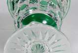 Baccarat (1764),  - Vaso de cristal frances lapidação tijolinho, doublé verde, estrela de 24 pontas na base.