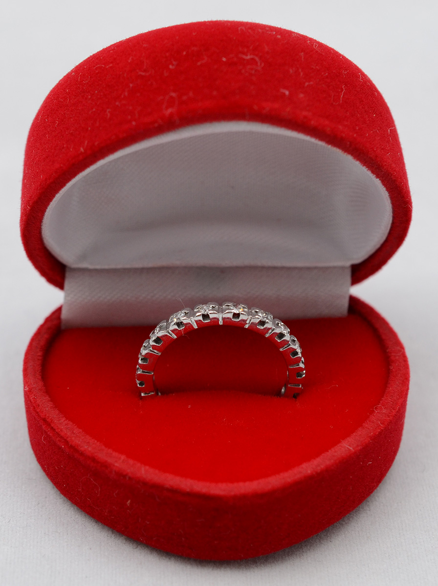 Aliança completa em ouro branco com aproximadamente 1.0 ct de... - foto 1 de 2