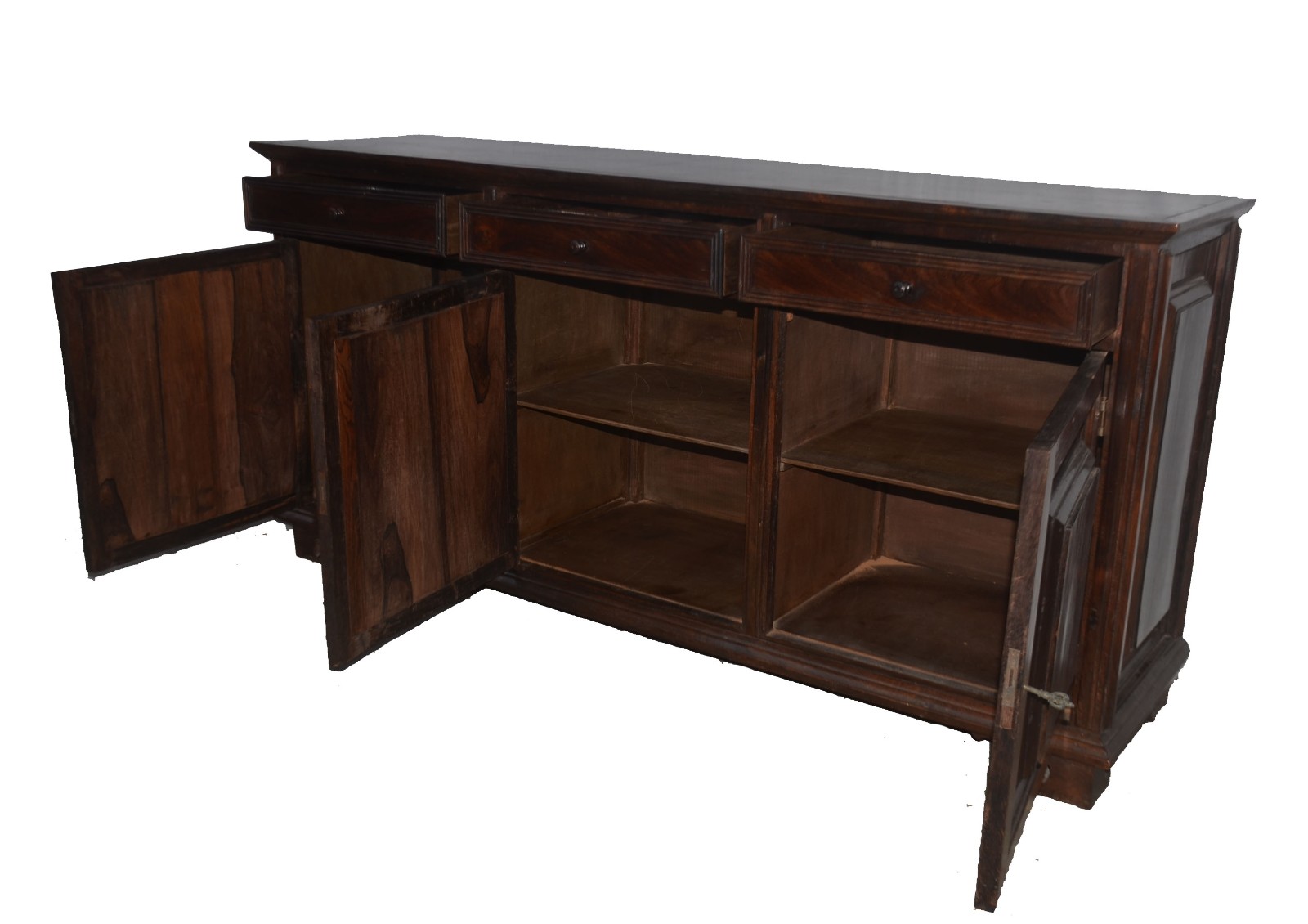 Buffet de jacarandá, com 3 gavetas e 3 portas almofadadas... - foto 3 de 8