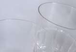Serviço de cristal facetado, composto por: 18 c... - Serviço de cristal facetado, composto por: 18 copos longos; 9 para água; 6 para vinho tinto, com pé alto; 6 para vinho branco e 4 para licor. To...