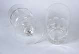 Serviço de cristal facetado, composto por: 18 c... - Serviço de cristal facetado, composto por: 18 copos longos; 9 para água; 6 para vinho tinto, com pé alto; 6 para vinho branco e 4 para licor. To...