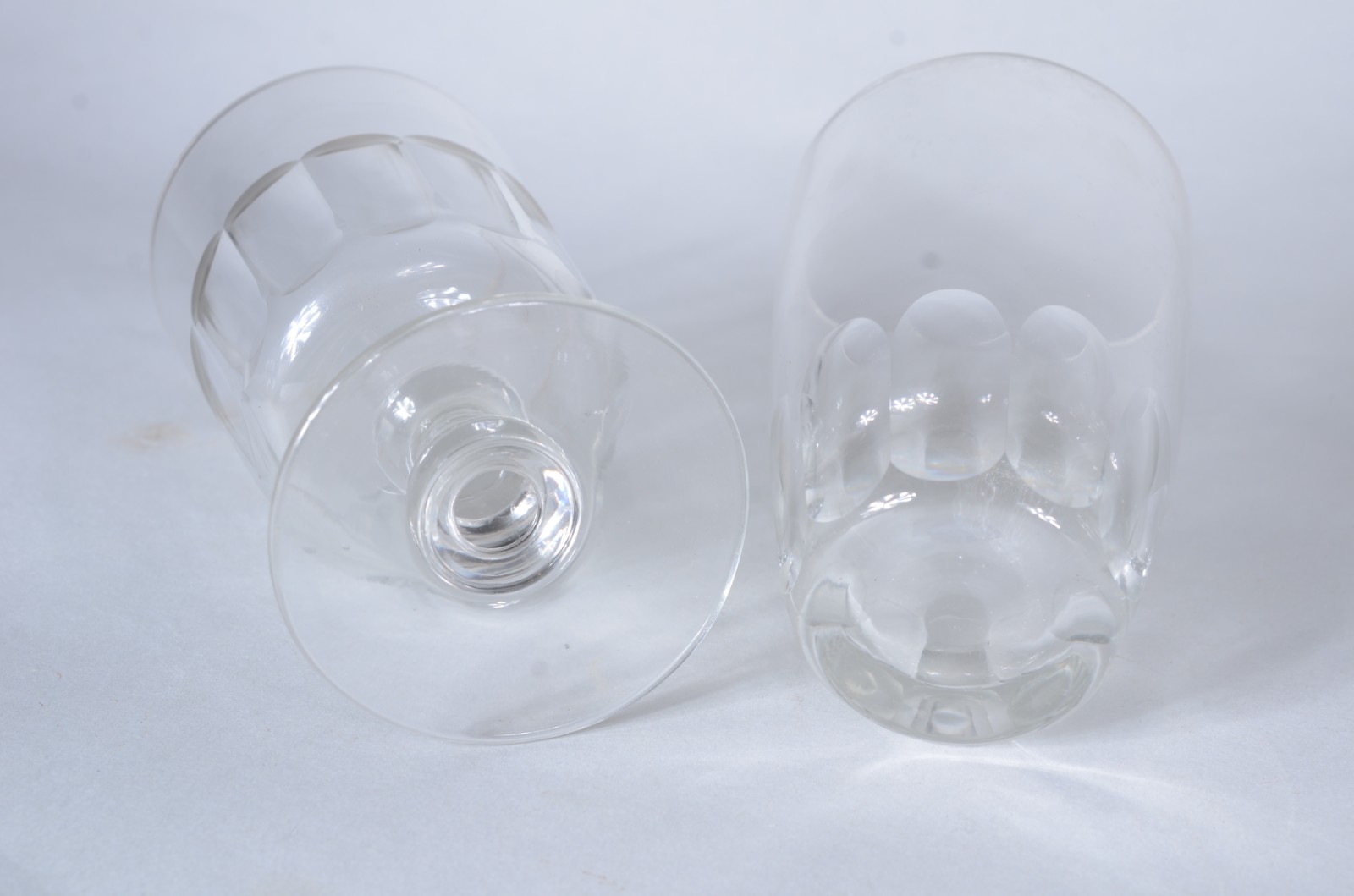 Serviço de cristal facetado, composto por: 18 copos longos; 9 para... - foto 6 de 10