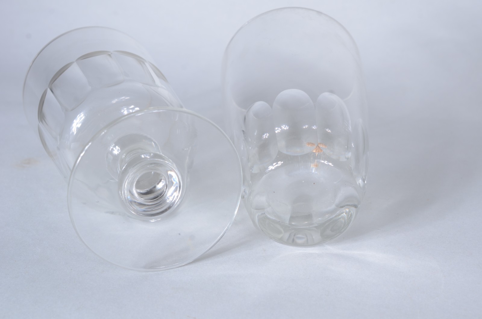 Serviço de cristal facetado, composto por: 18 copos longos; 9 para... - foto 10 de 10
