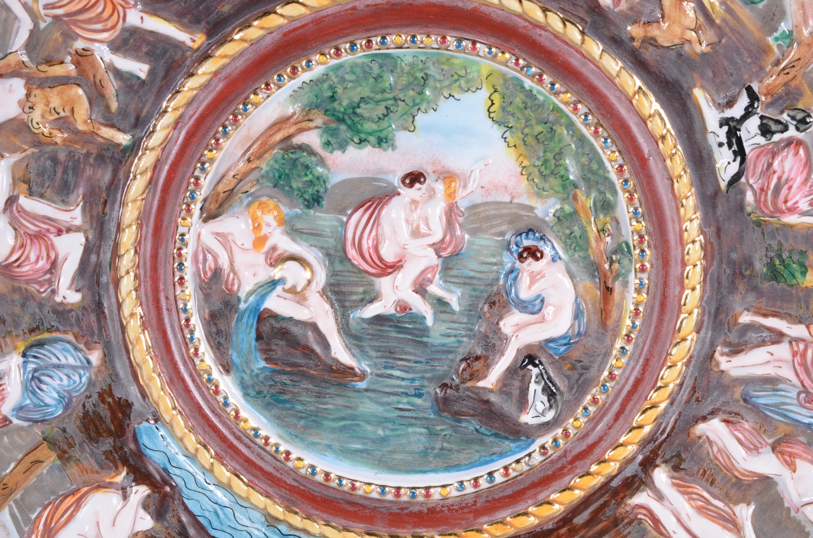Conjunto com 3 peças de faiança italiana Capodimonte, sendo medalhão... - foto 6 de 11