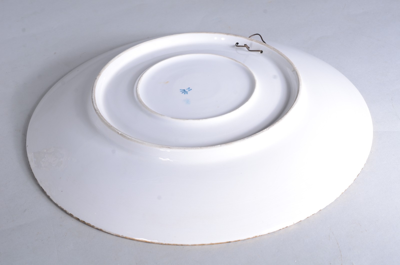 Conjunto com 3 peças de faiança italiana Capodimonte, sendo medalhão... - foto 7 de 11