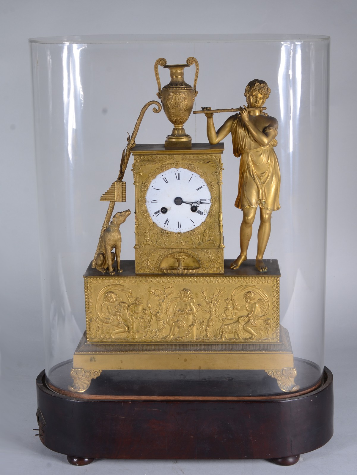 Relógio de mesa de bronze frances decorado com figura feminina com... - foto 2 de 11