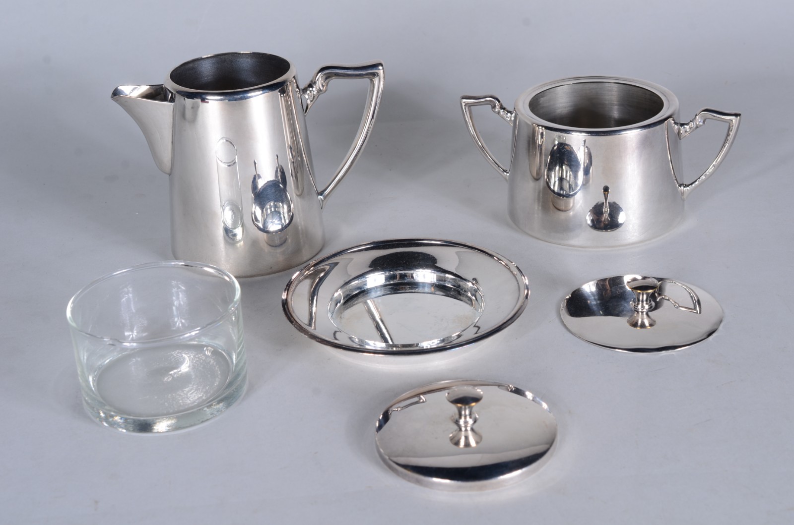 Baixela para chá e café de metal prateado, composto de: 2 bules... - foto 4 de 7