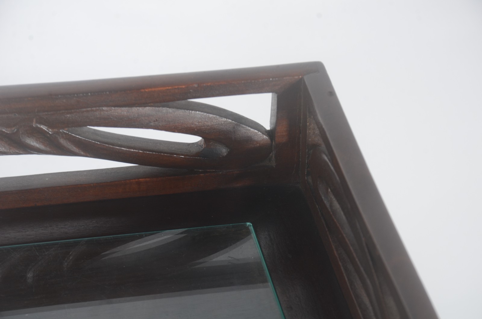 Mesa escrivaninha de madeira nobre, tampo com vidro. Acompanha... - foto 11 de 11