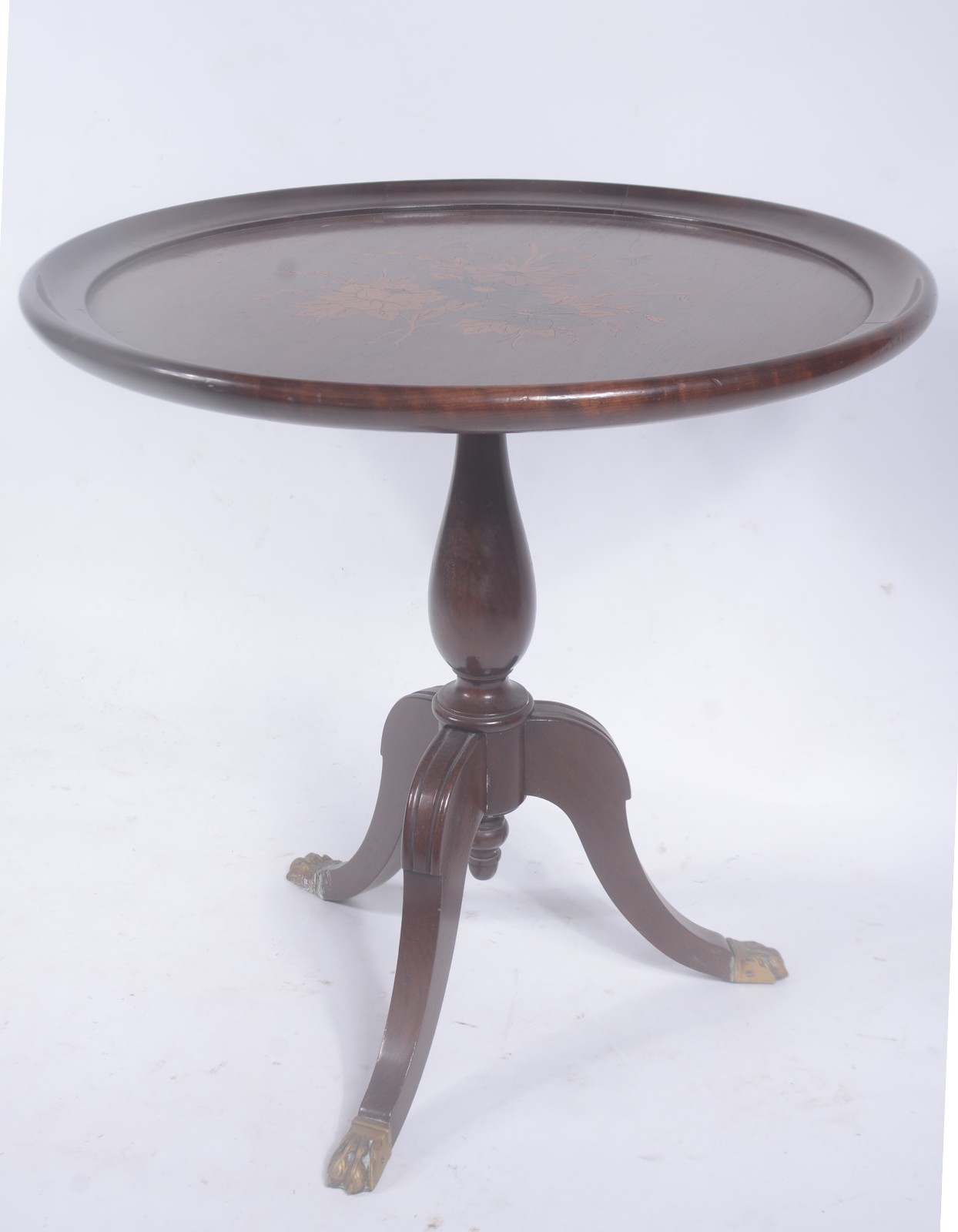 Mesa "Gueridon" de madeira nobre, tampo com detalhe em marqueterie... - foto 1 de 11
