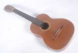 Violão da marca Di Giorgio, no estojo. - Violão da marca Di Giorgio, no estojo.