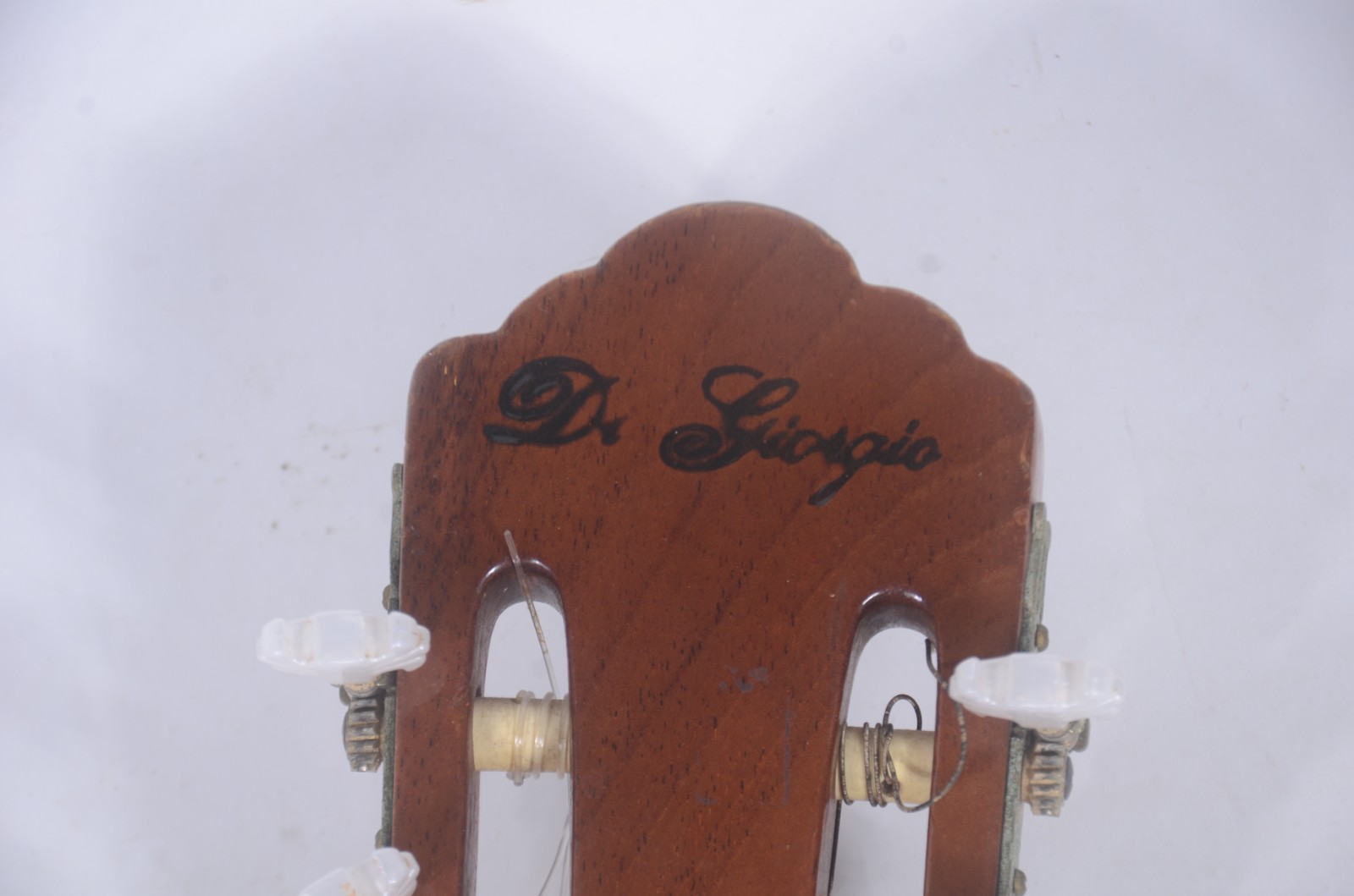 Violão da marca Di Giorgio, no estojo. - foto 6 de 9