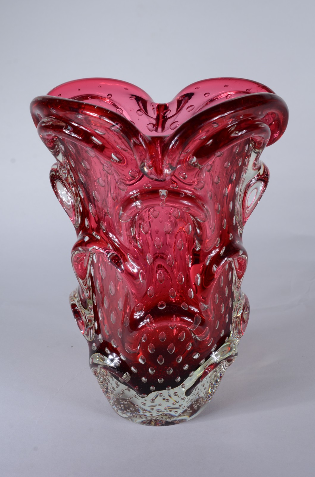Vaso de Murano italiano na cor rubi. Anos 1960. - foto 3 de 7