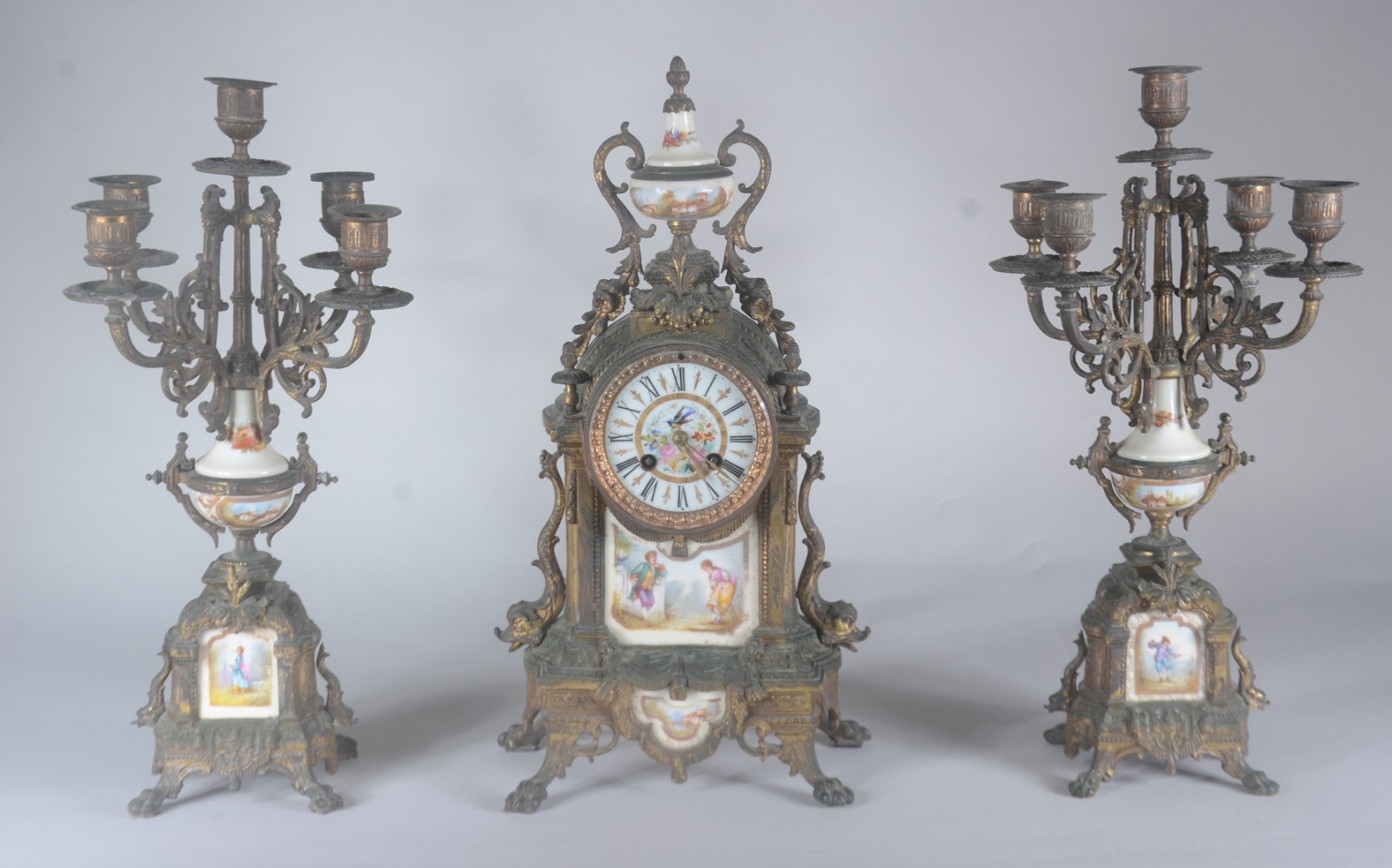 Garniture francesa composta de relógio e par de candelabros para 5... - foto 1 de 11