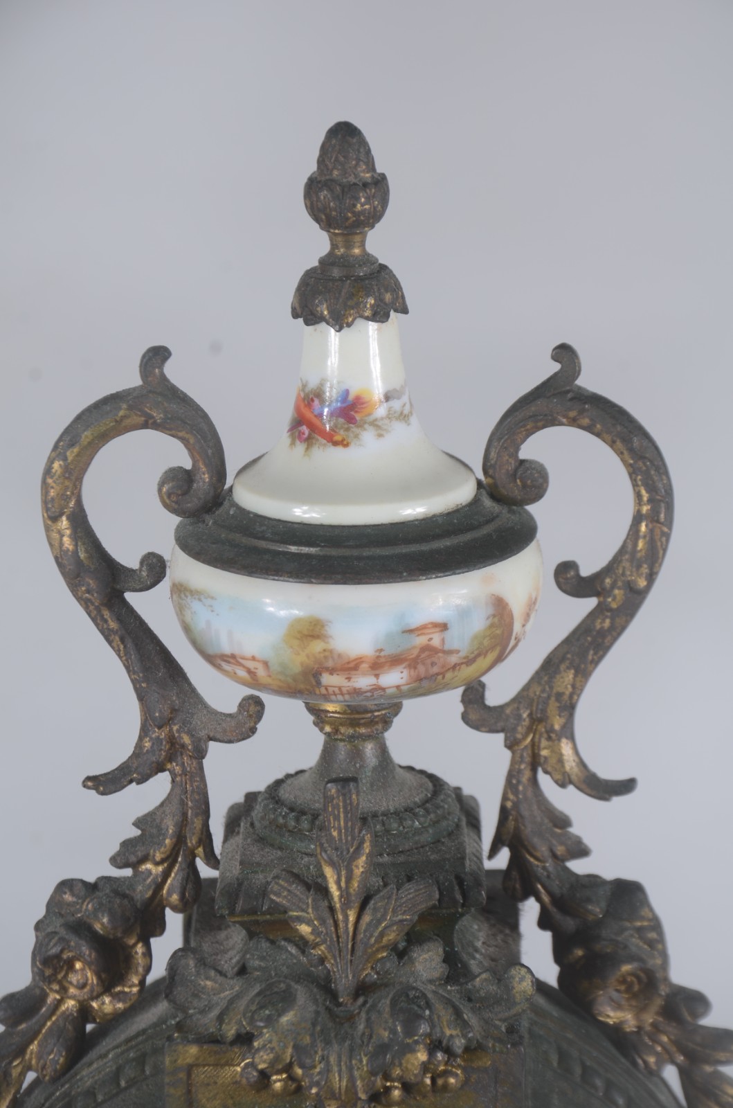 Garniture francesa composta de relógio e par de candelabros para 5... - foto 4 de 11