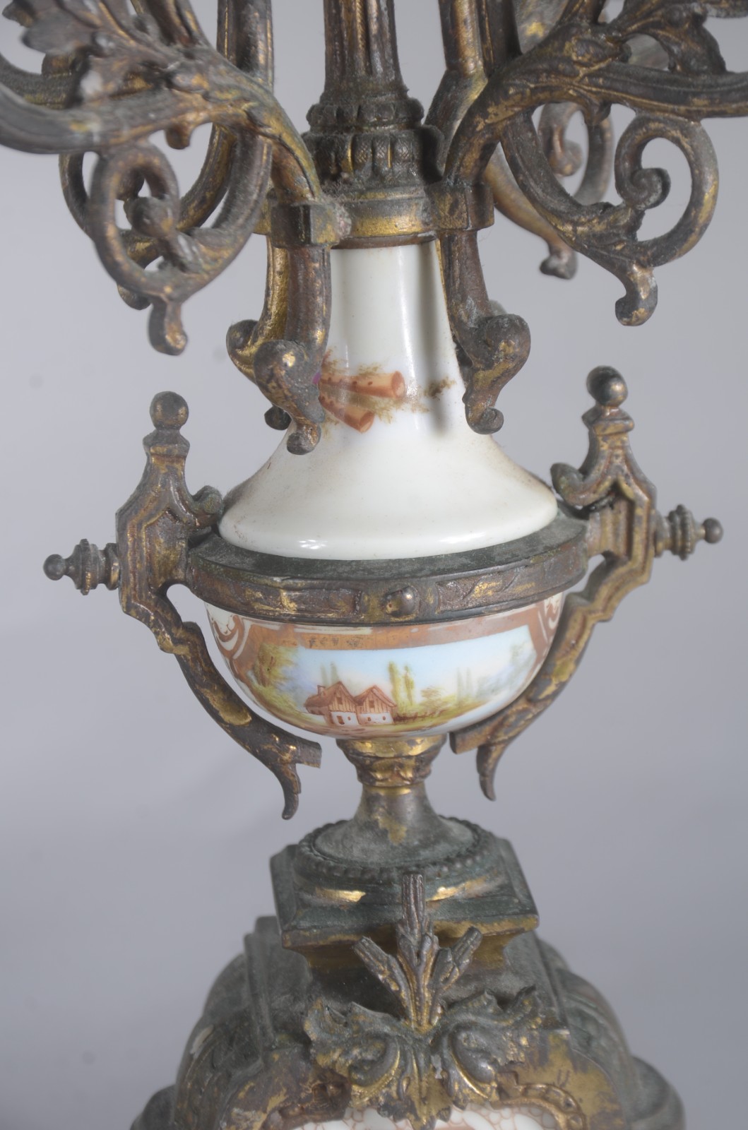 Garniture francesa composta de relógio e par de candelabros para 5... - foto 7 de 11