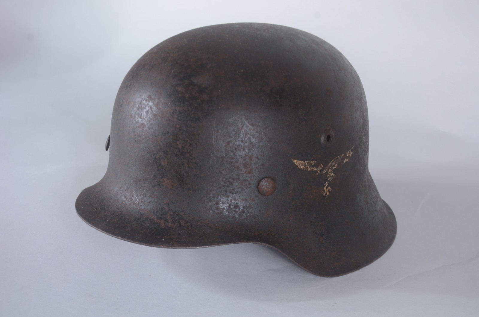 Capacete alemão da 2ª Guerra Mundial - Luftwaffe - Original. - foto 5 de 9