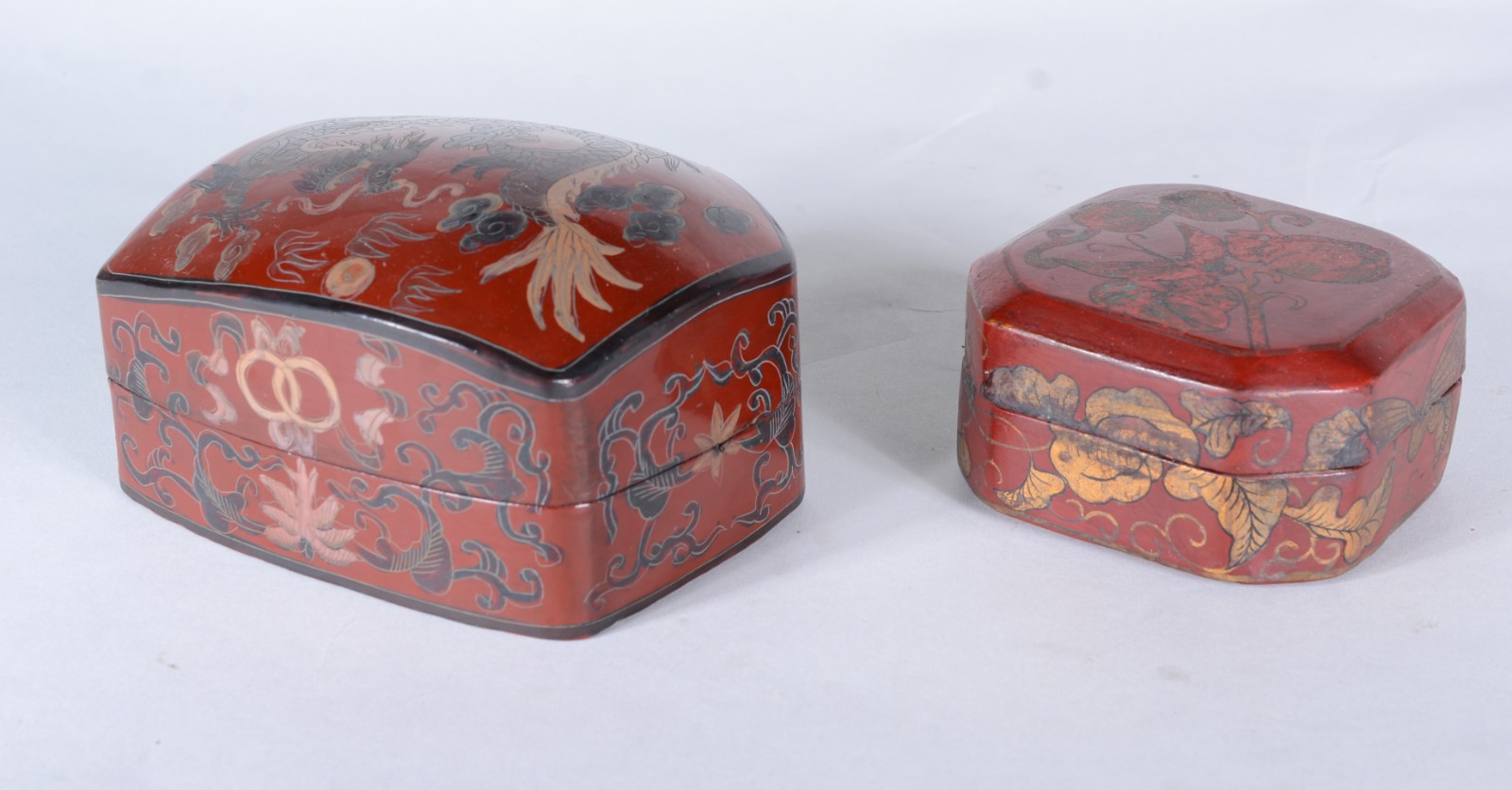 Duas caixas de lacca chinesa decoradas com frutos e dragão em... - foto 1 de 6