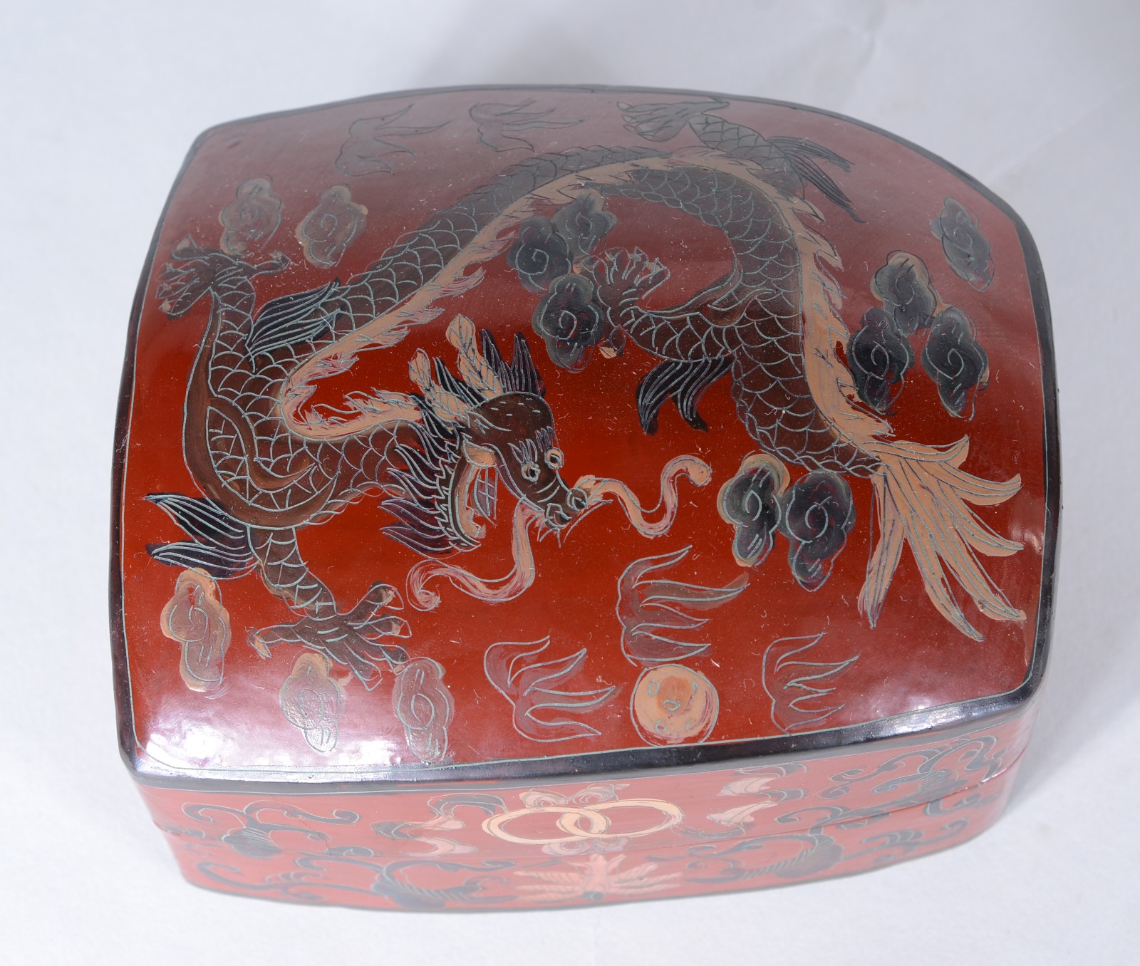 Duas caixas de lacca chinesa decoradas com frutos e dragão em... - foto 4 de 6