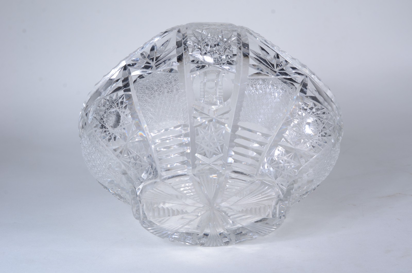 Cesta de cristal tcheco lapidado. - foto 6 de 7