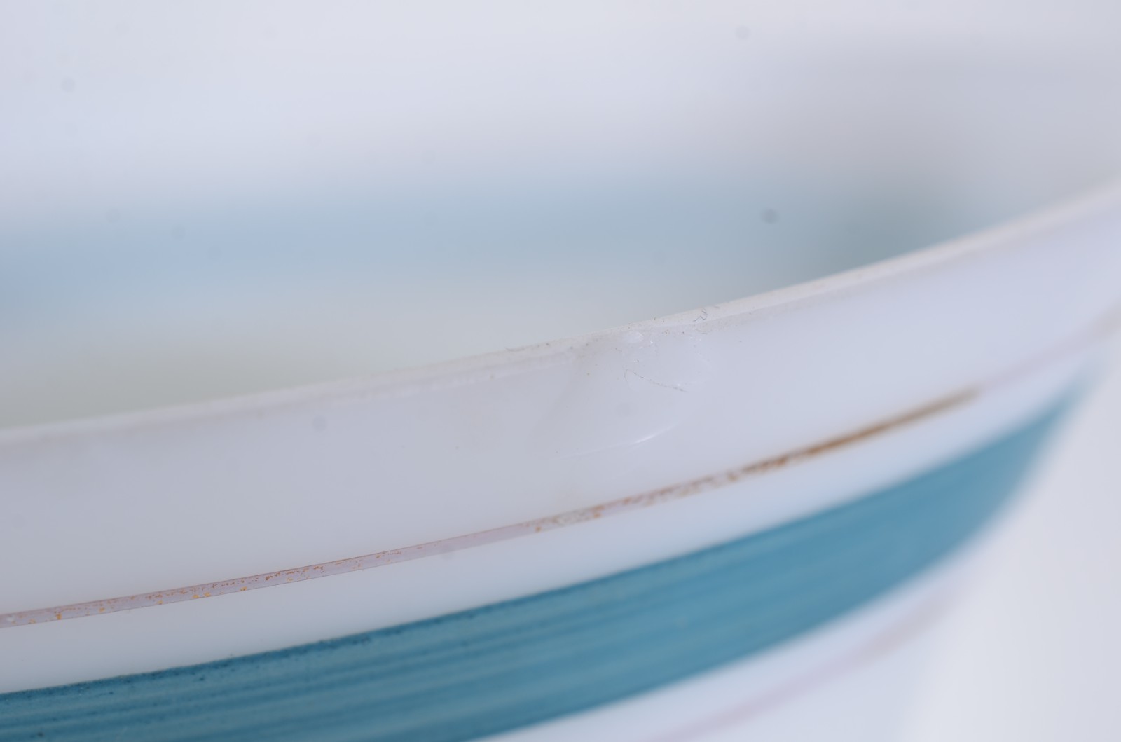 Conjunto com quatro peças diversas, sendo: dois vasos de cristal... - foto 10 de 11
