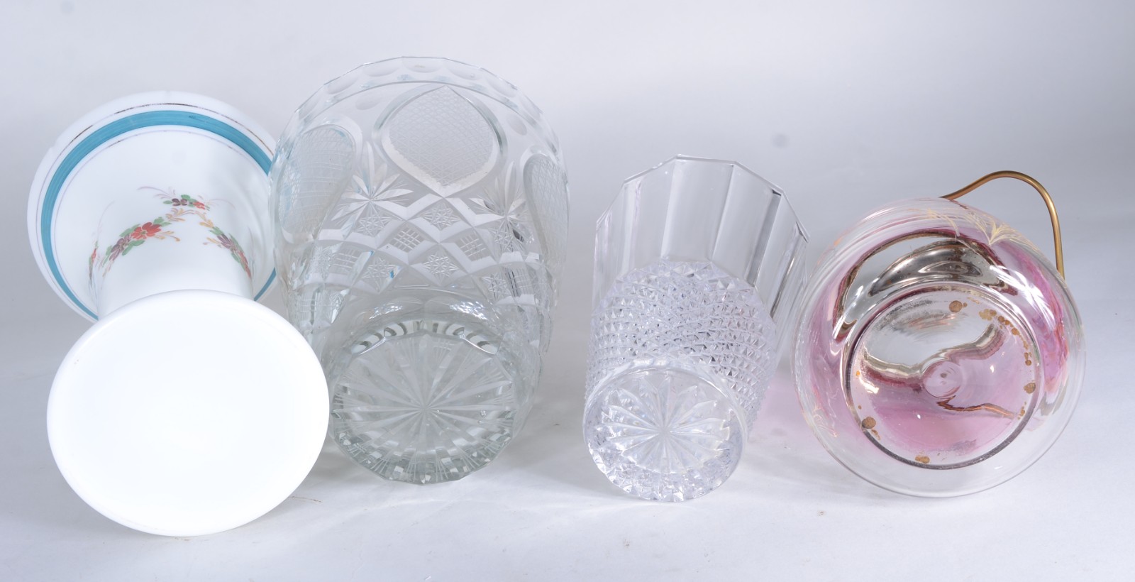 Conjunto com quatro peças diversas, sendo: dois vasos de cristal... - foto 11 de 11