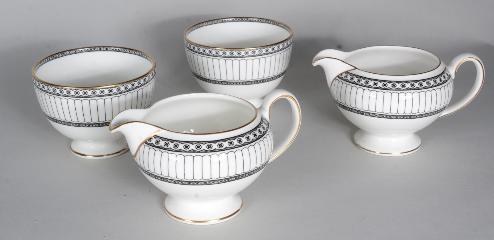 Aparelho de jantar, chá e café de porcelana inglesa Wedgwood... - foto 9 de 11