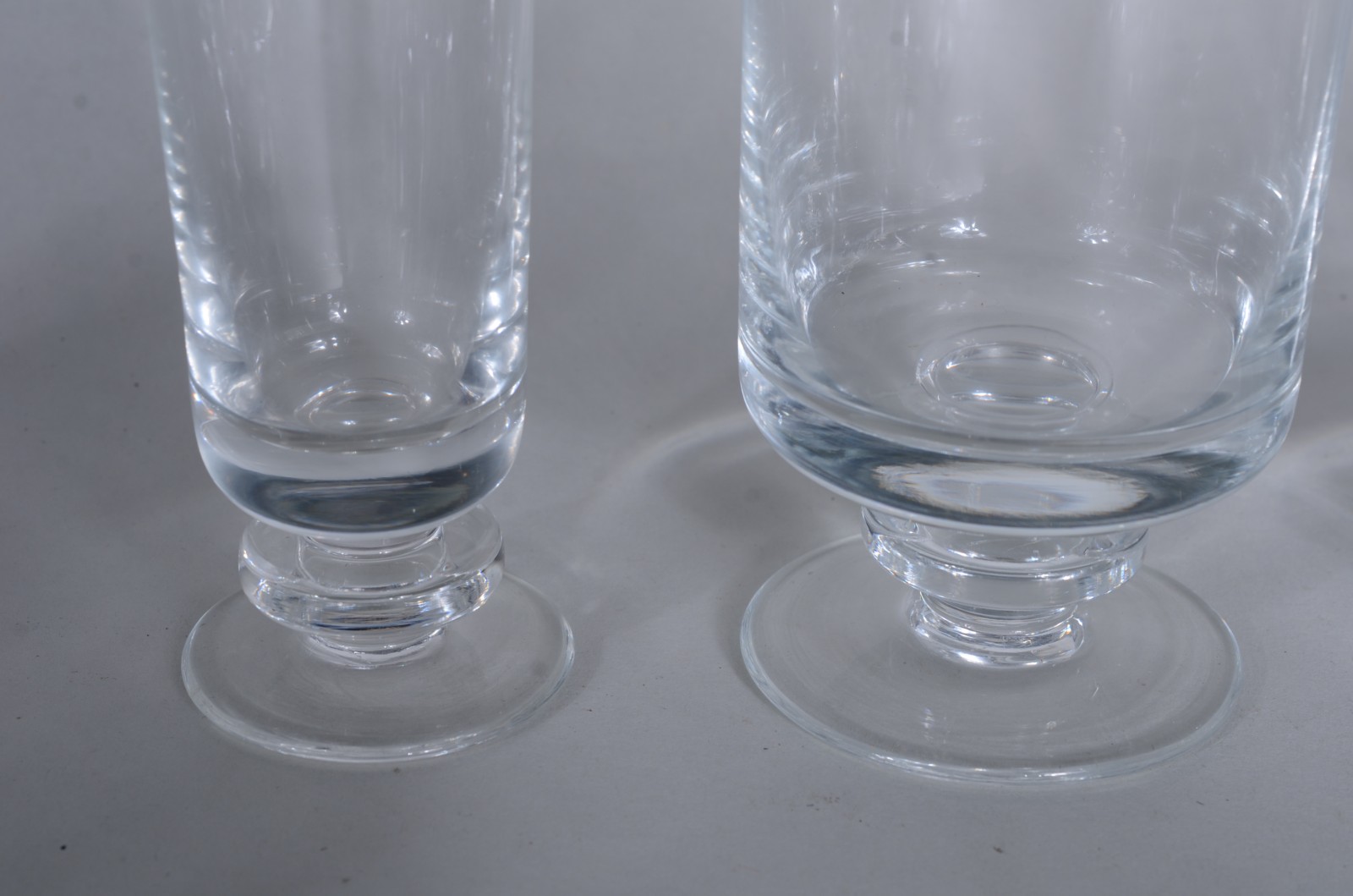 Serviço de cristal, composto de: 12 taças para champagne, 11 taças... - foto 3 de 3